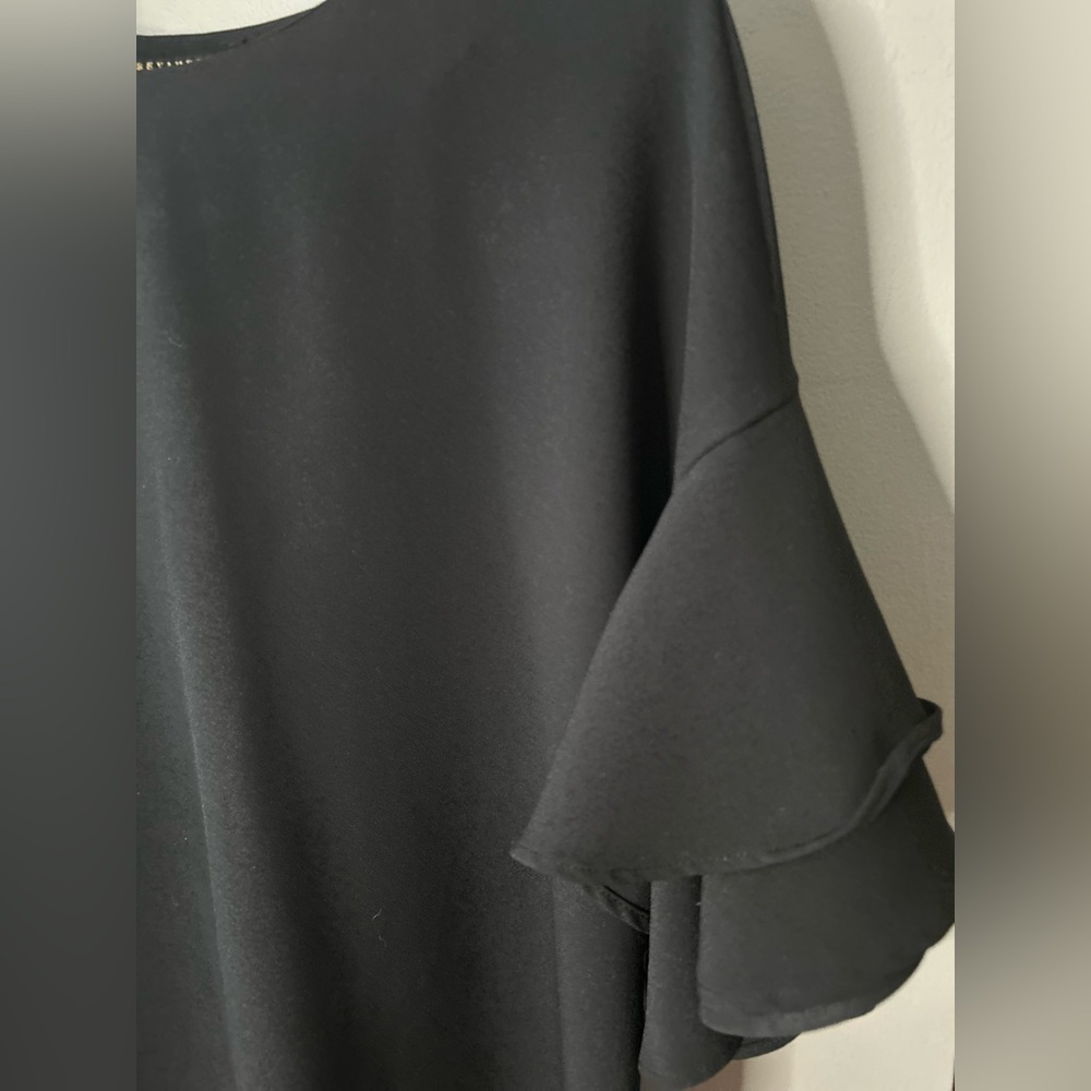 Minimal black dress - Picture 3 of 9